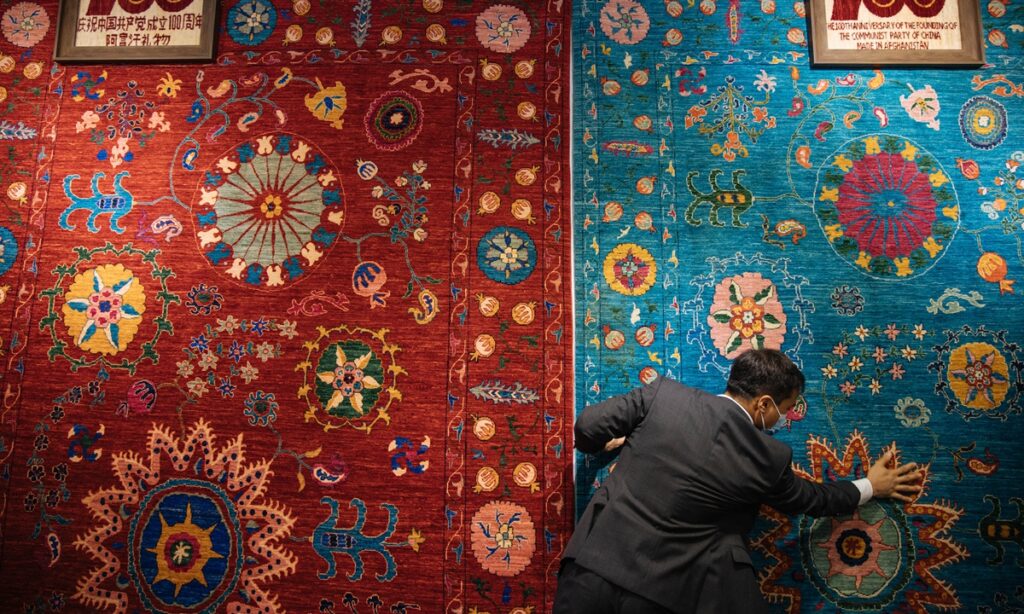 mwcarpets serve local business